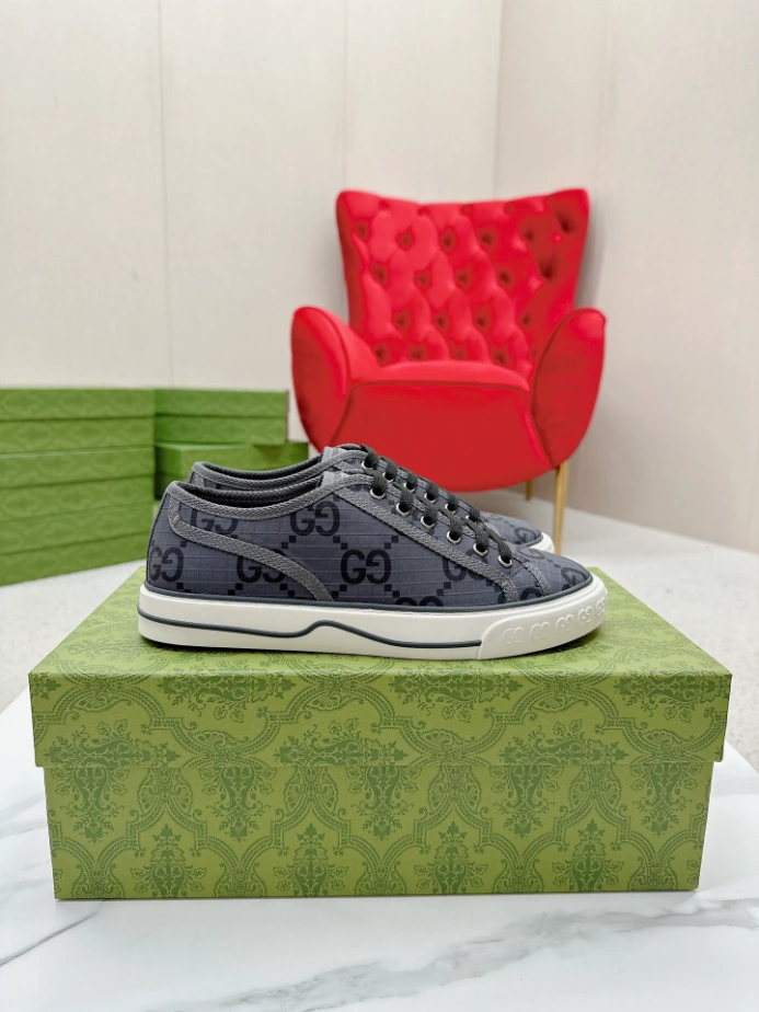 MEN S GUCCI TENNIS 1977 SNEAKER   GC238 - DEEPREPS