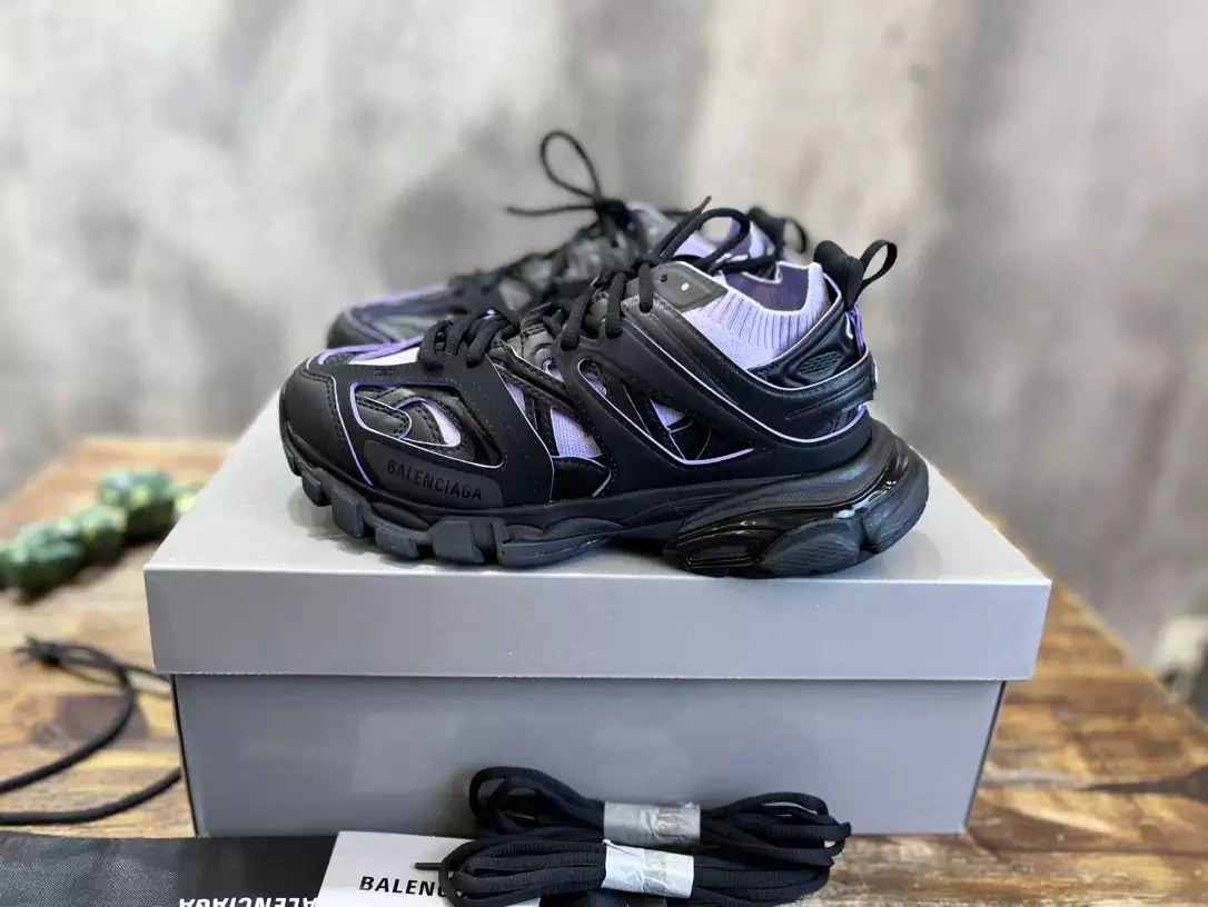BALENCIAGA MEN S TRACK SNEAKER    BB243 - DEEPREPS