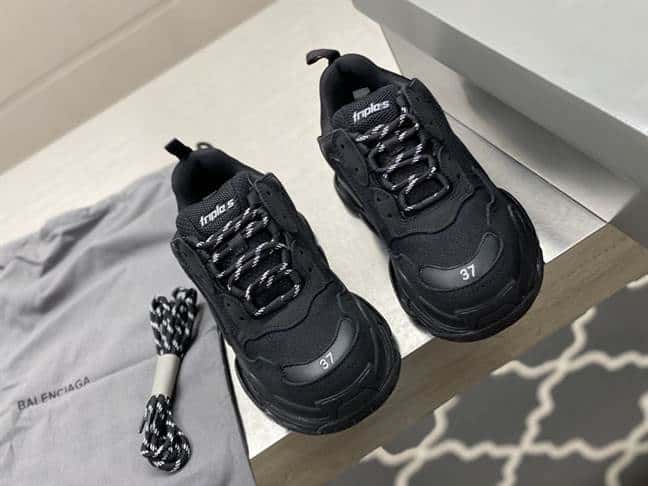 BALENCIAGA TRIPLE S SNEAKER     BB174 - DEEPREPS