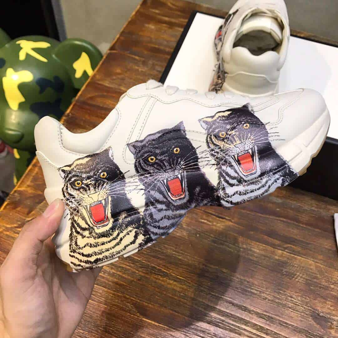 GUCCI RHYTON LEATHER SNEAKER WITH TIGERS - DEEPREPS