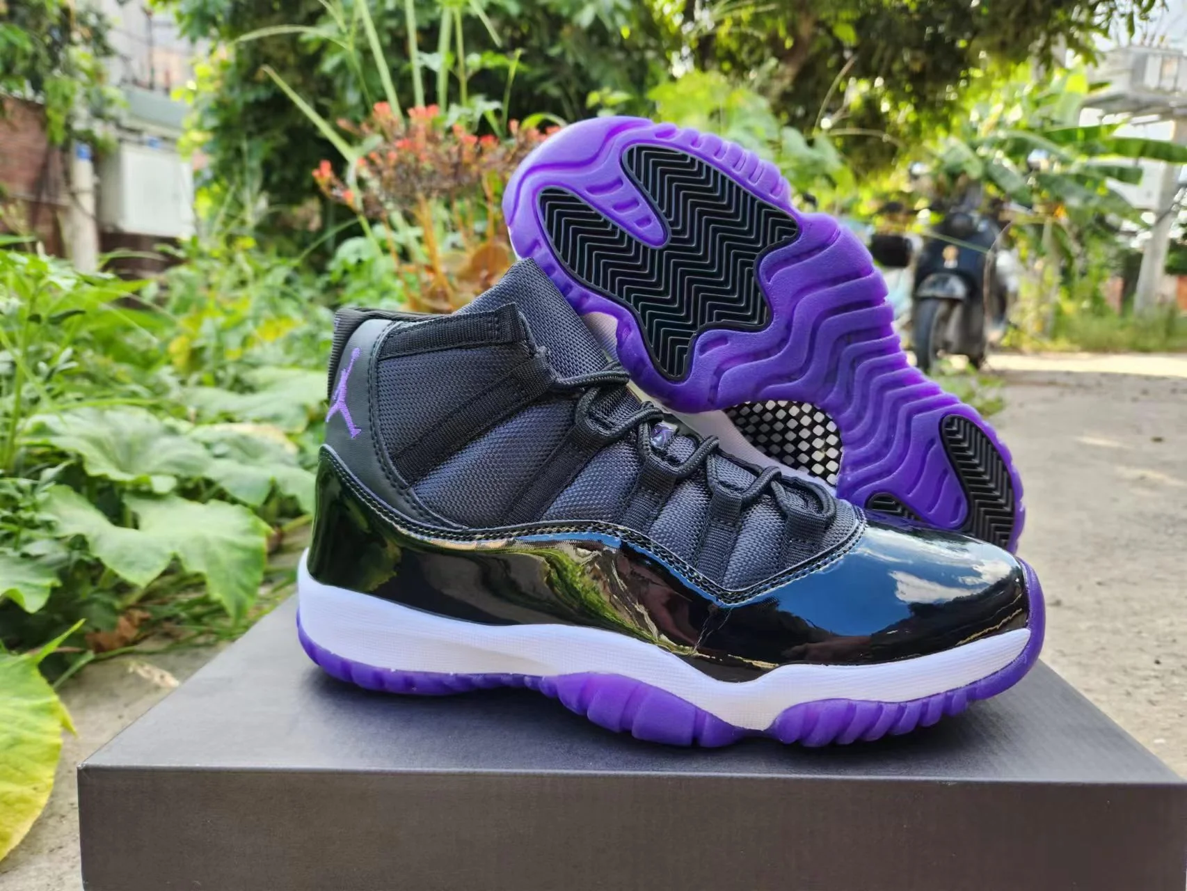 JORDAN 11 Black and Purple - DEEPREPS