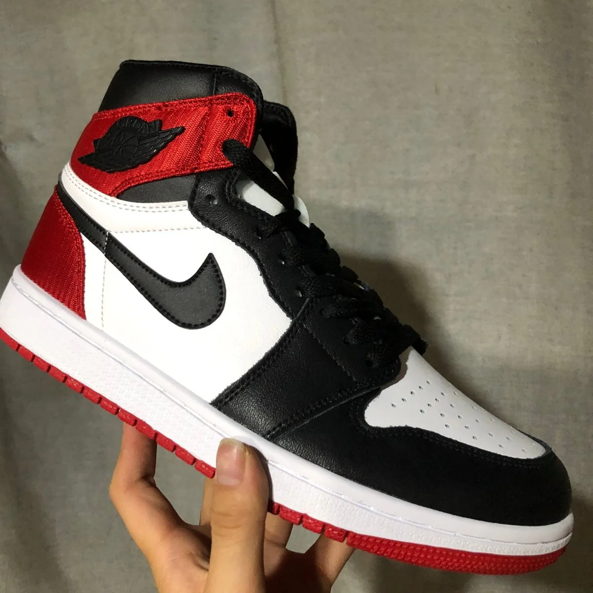 JORDAN 1 RETRO HIGH x SATIN BLACK TOE - DEEPREPS
