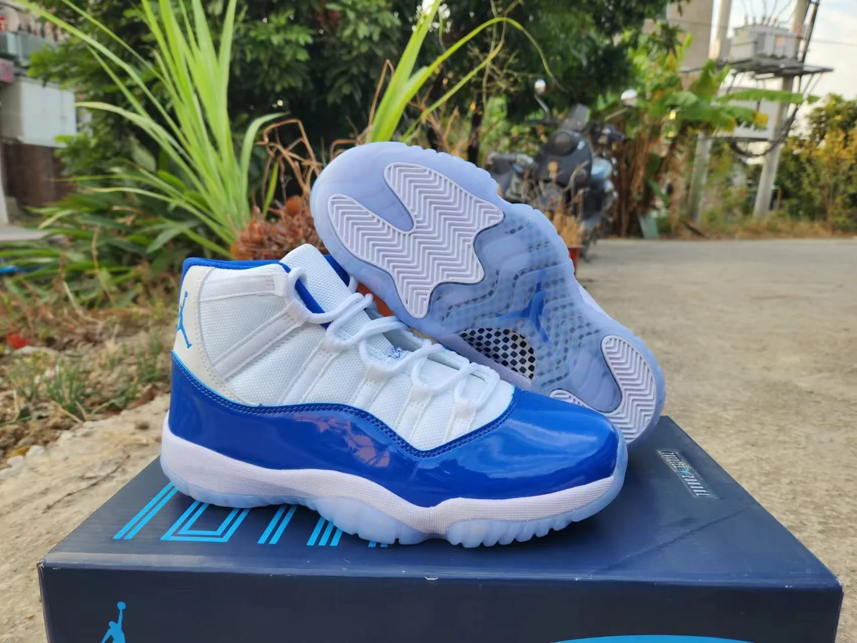 JORDAN 11 Blue and White - DEEPREPS