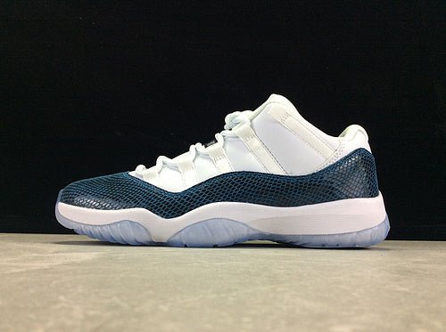 AIR JORDAN 11 RETRO LOW LE SNAKESKIN WHITE/BLACK-NAVY - DEEPREPS