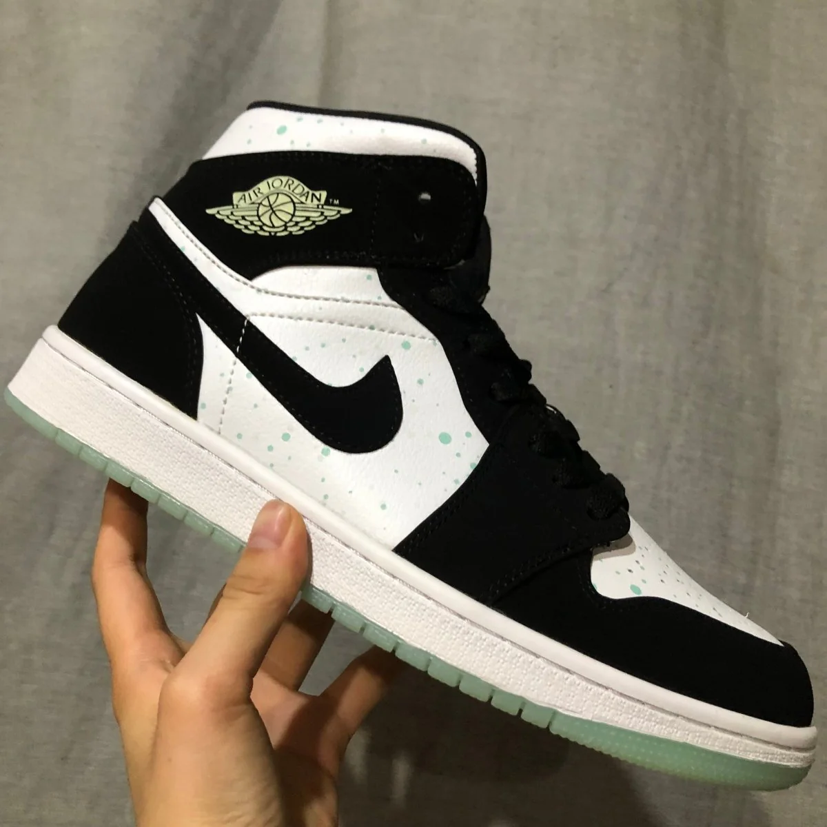 JORDAN 1 MID x BLACK MINT DOTS - DEEPREPS