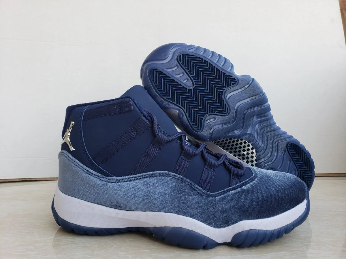 AIR JORDAN 11 Navy Velvet - DEEPREPS