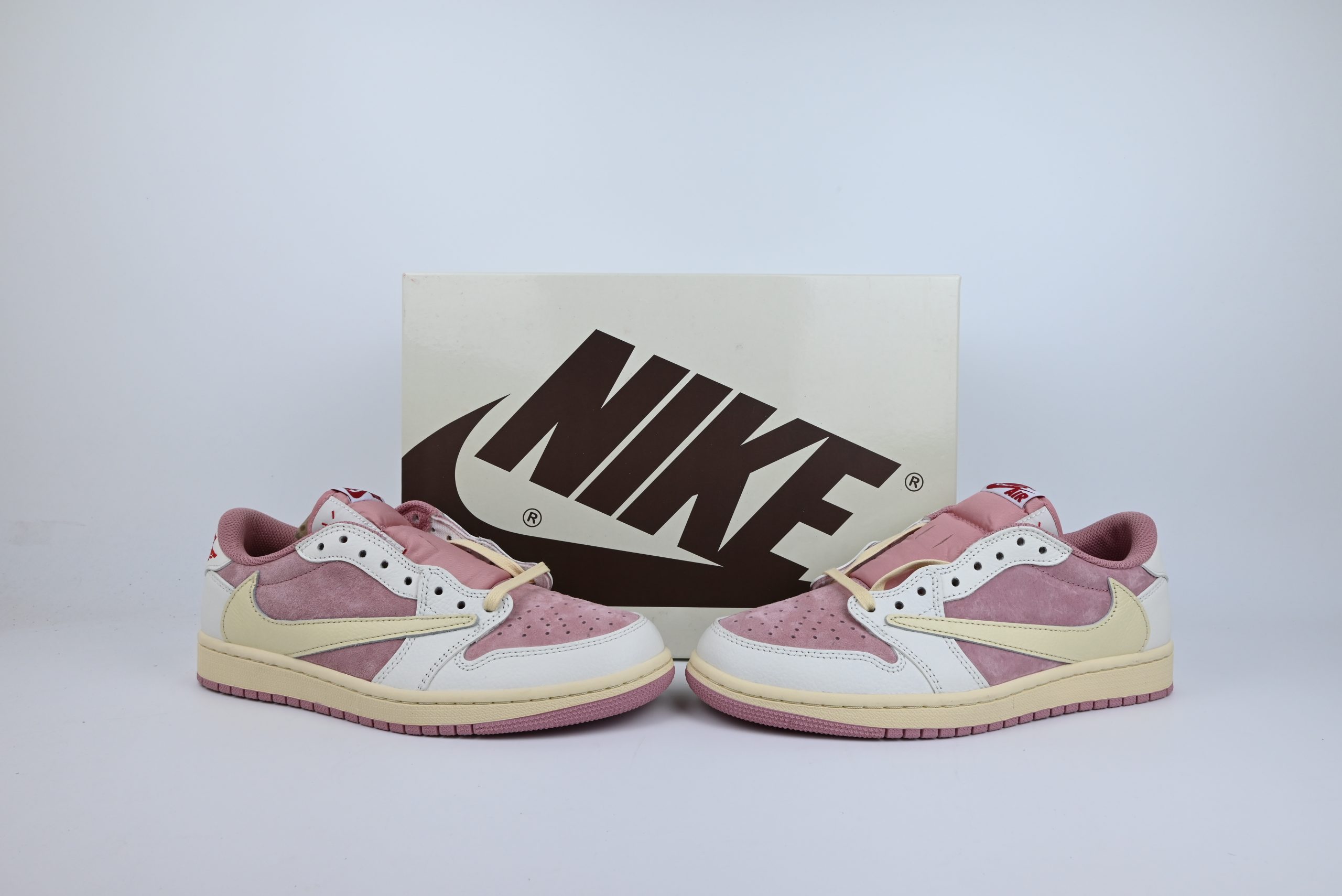Travis Scott x Air Jordan 1 Low Sail/Shy Pink - DEEPREPS
