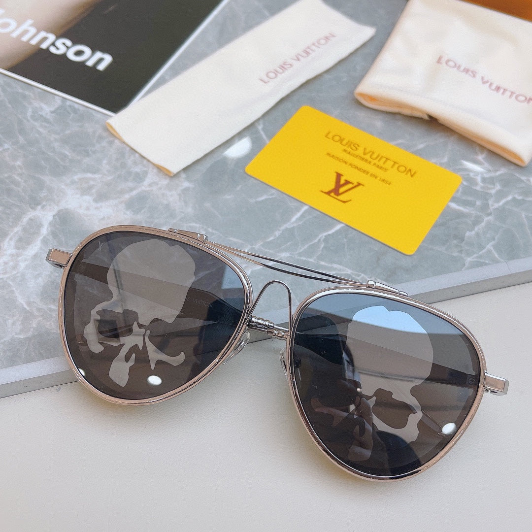 Louis Vuitton Sunglasses - DEEPREPS