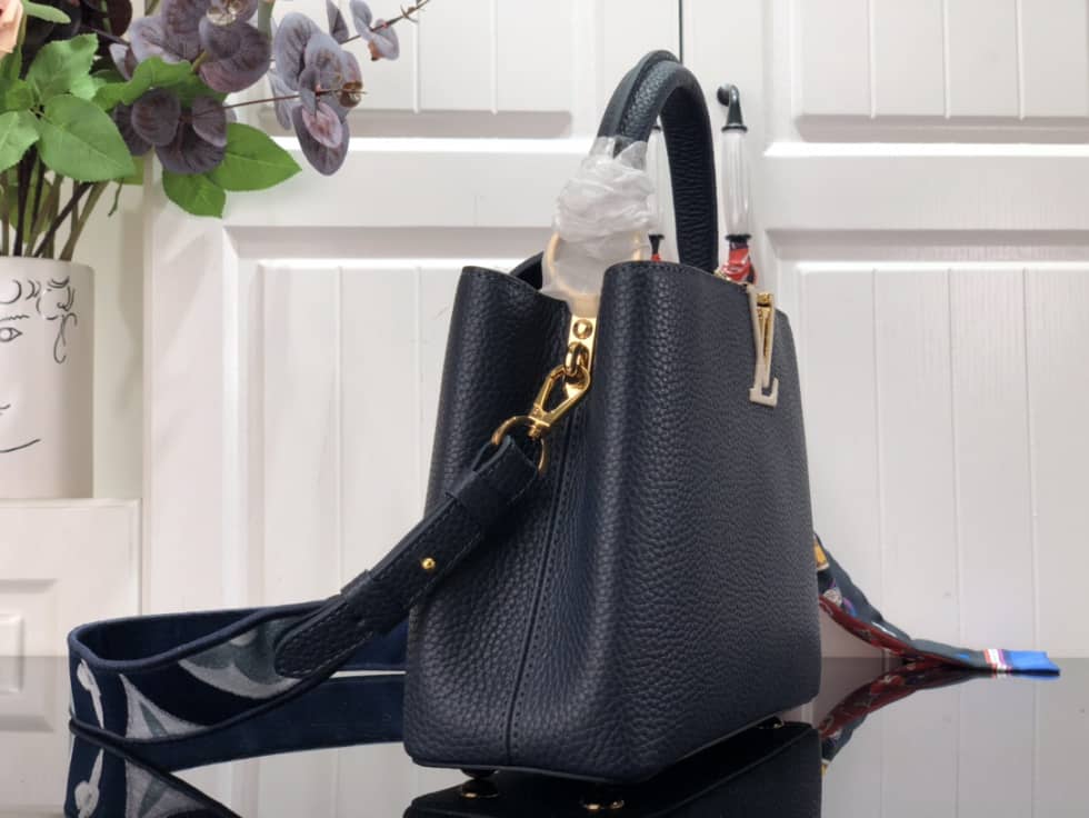 Louis Vuitton Capucines BB Black M59597 Replica Shoulder Bag - DEEPREPS