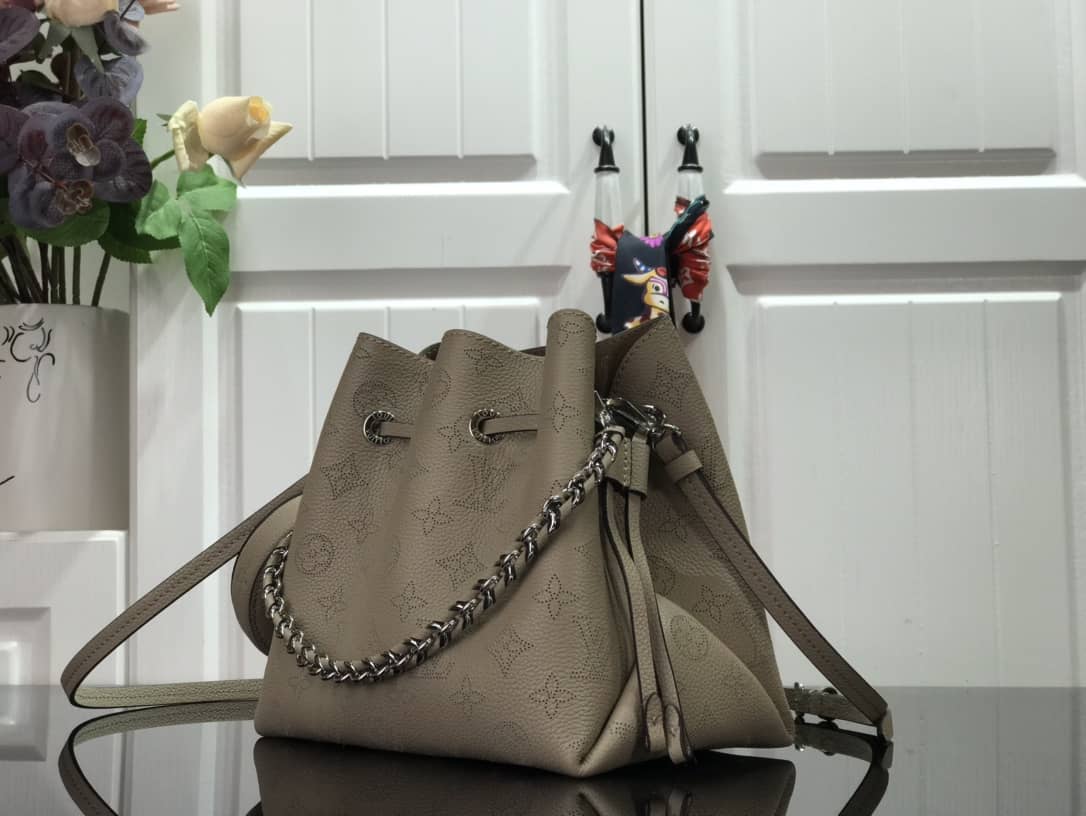 Louis Vuitton Bella Mahina Magnolia Leather Replica Bag M57068 - DEEPREPS