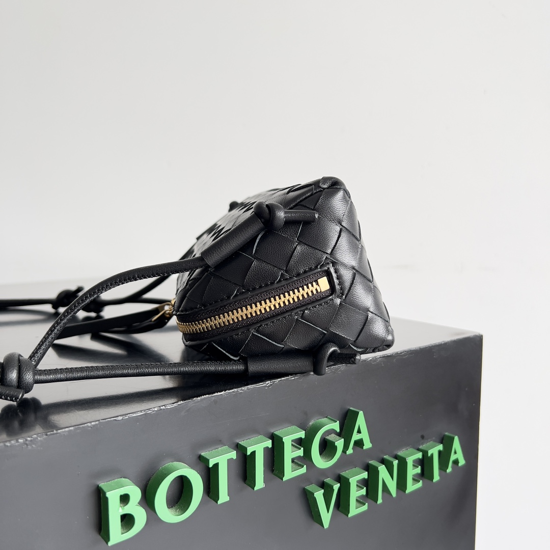 Bottega Veneta Woman - DEEPREPS
