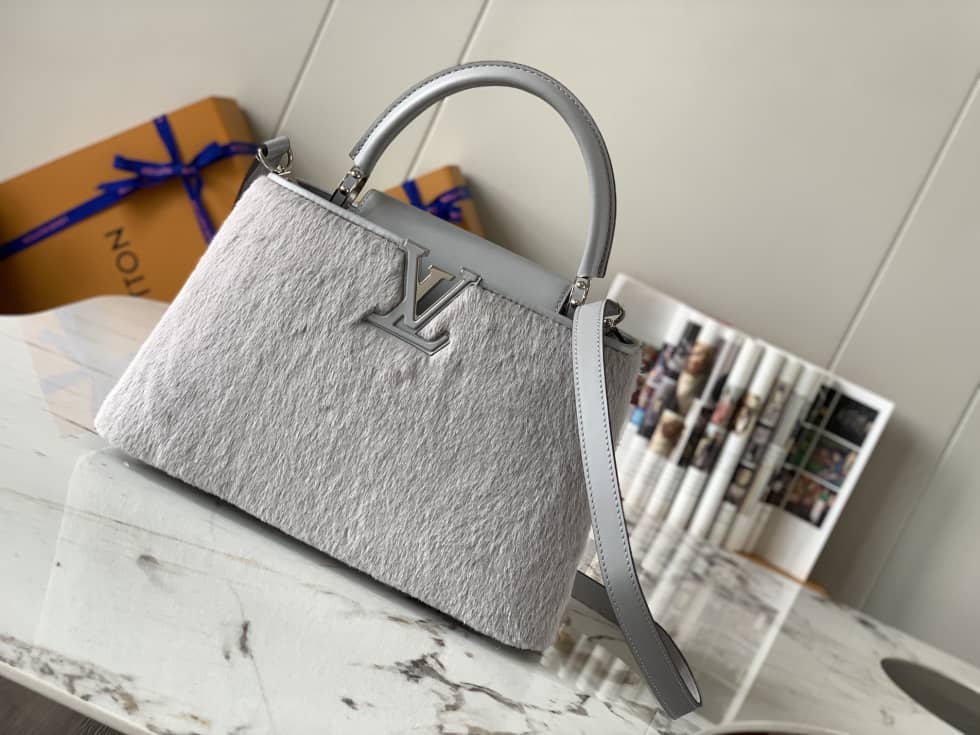 Louis Vuitton Capucines MM 2way Hand Magnolia M42258 Replica Crossbody Bag - DEEPREPS