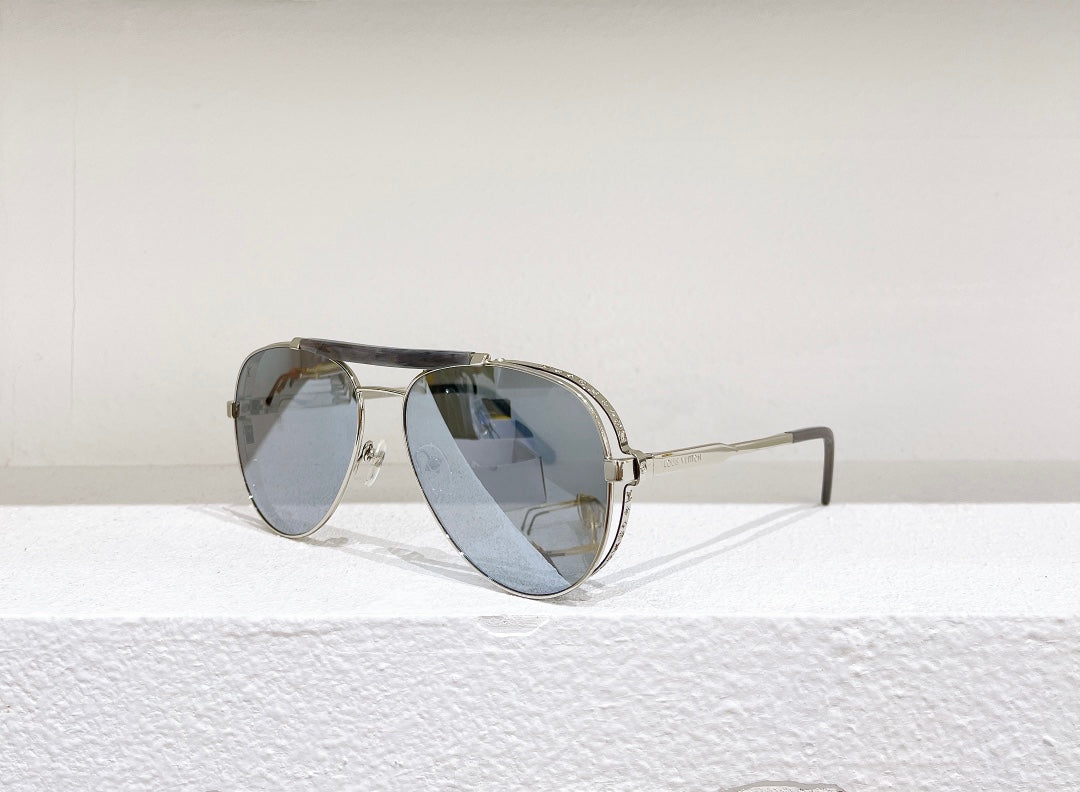 Louis Vuitton Sunglasses - DEEPREPS