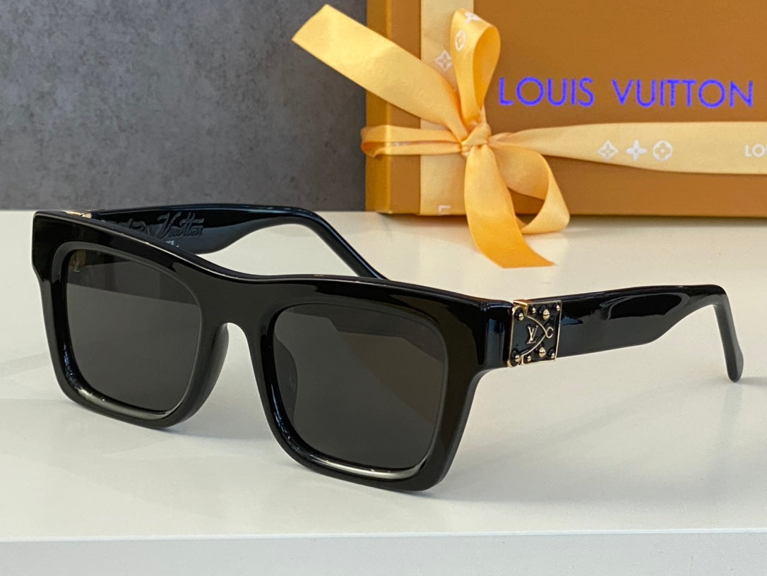 Louis Vuitton Sunglasses - DEEPREPS