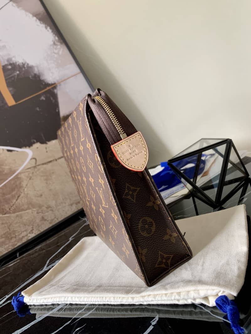 Louis Vuitton Toiletry Monogram Canvas Pouch Replica M47542 - DEEPREPS