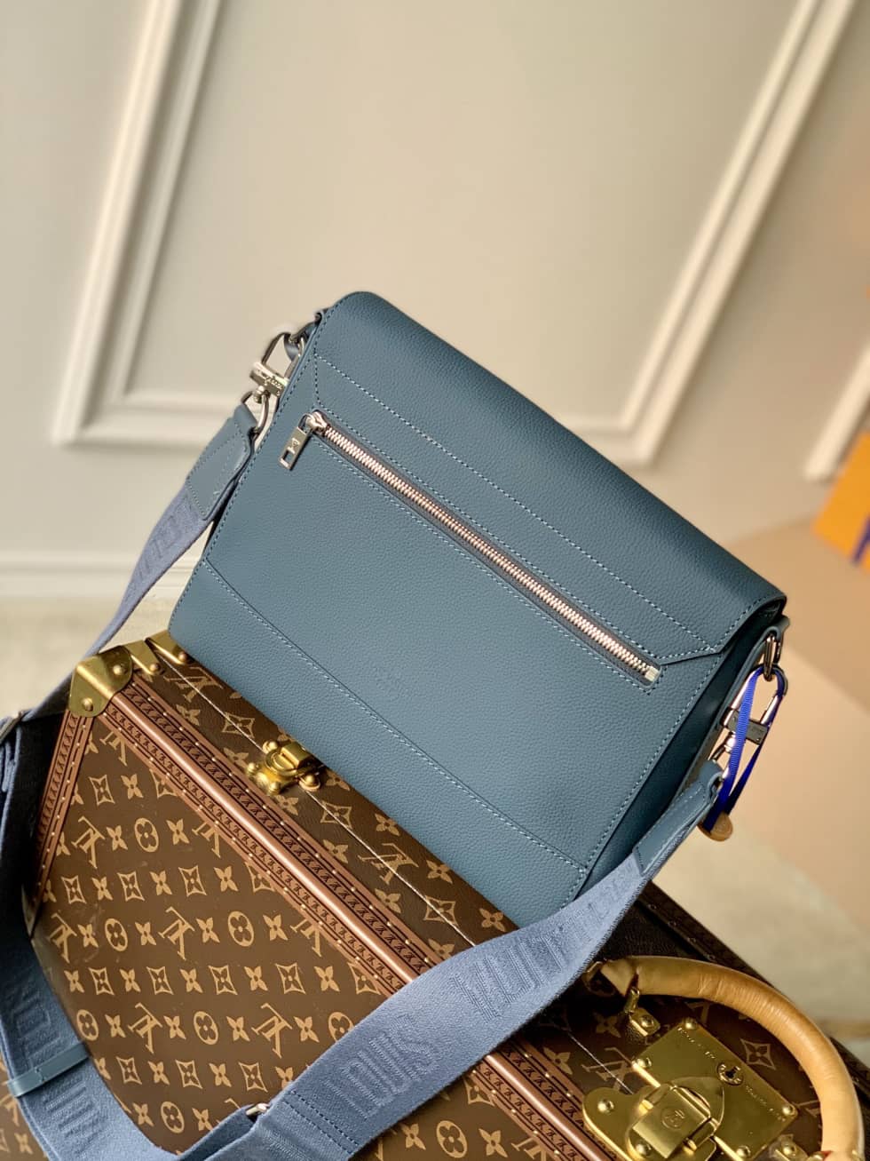 Louis Vuitton Aerogram Calfskin Blue M59327 Replica Messenger Bag - DEEPREPS
