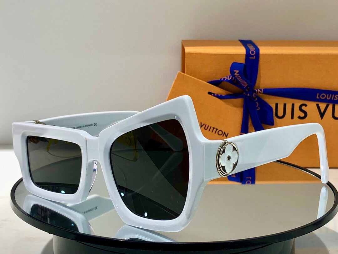 Louis Vuitton Sunglasses - DEEPREPS
