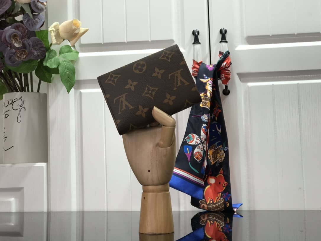 Louis Vuitton Monogram Canvas Christmas Victorine Wallet Replica M69751 - DEEPREPS