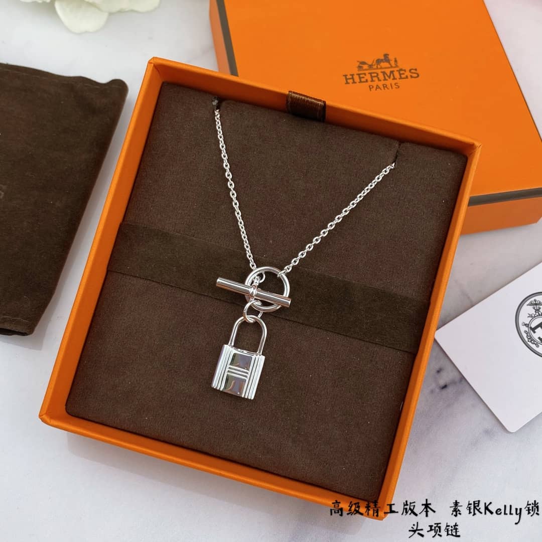 Fake Hermes Logo Necklace - DEEPREPS