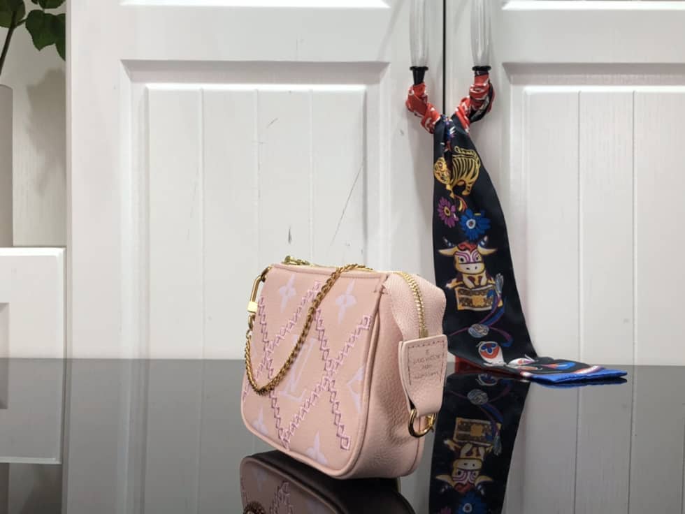 Louis Vuitton Mini Pochette Accessoires Empreinte Broderies Pink M81140 Replica - DEEPREPS