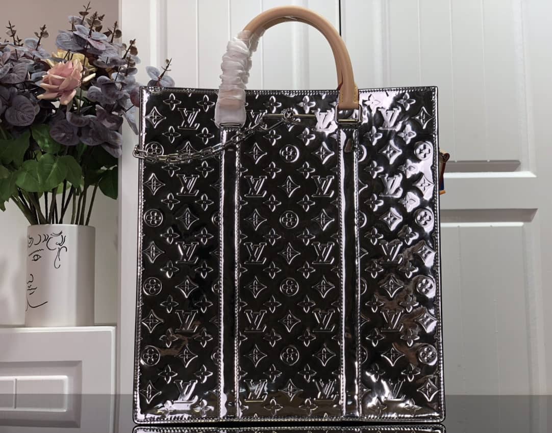 Louis Vuitton Sac Plat Monogram Mirror Coated Shoulder Bag Replica Silver M45884 - DEEPREPS