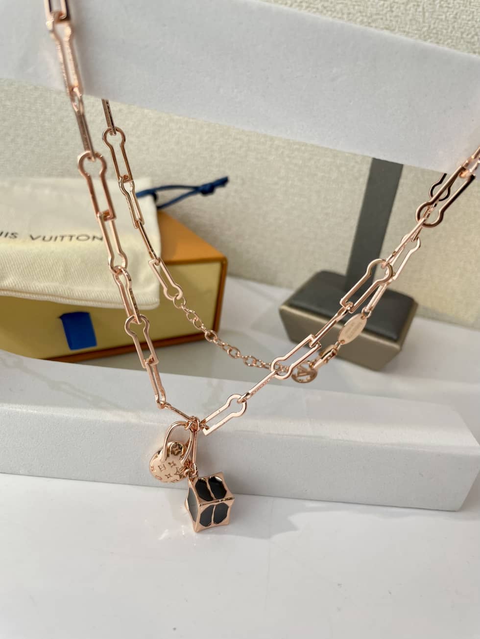 Louis vuitton Necklace For Sale - DEEPREPS