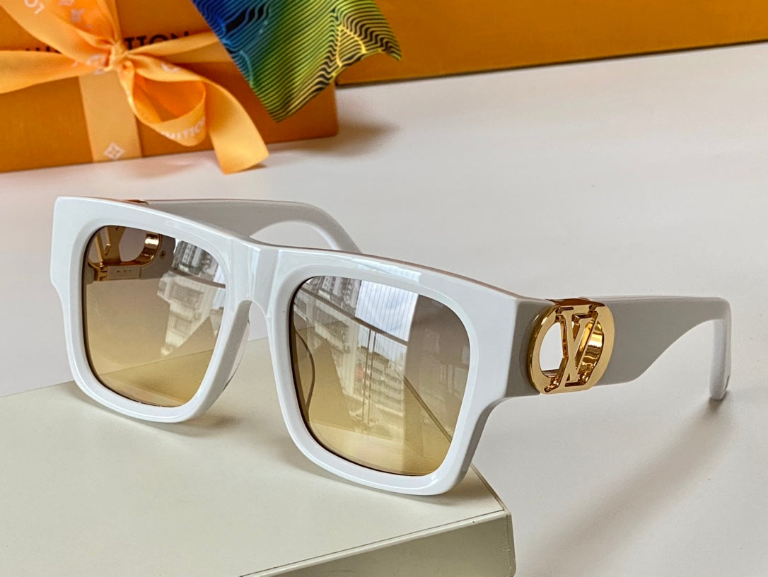 Louis Vuitton Sunglasses - DEEPREPS