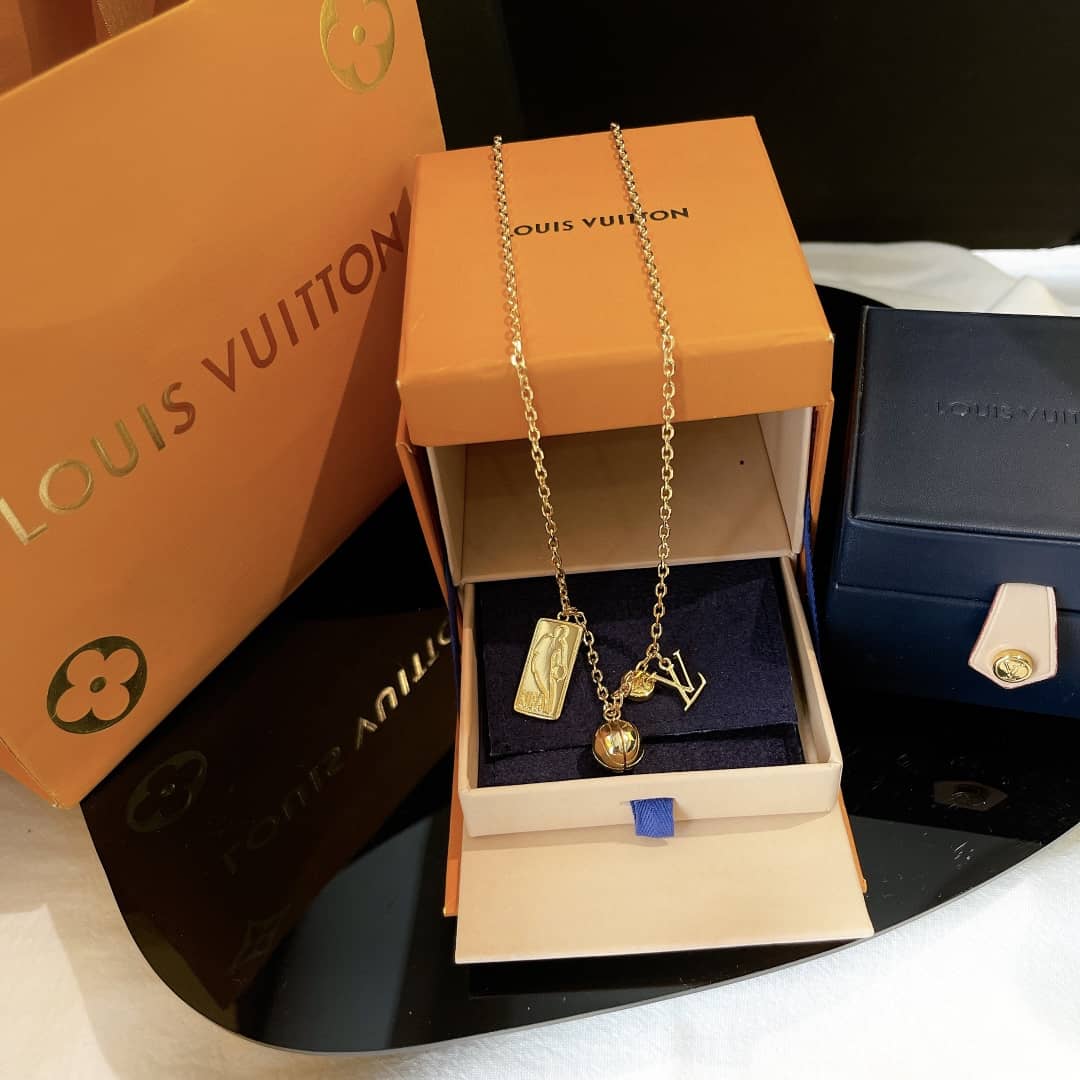 Wholesale Louis vuitton Logo Necklace - DEEPREPS