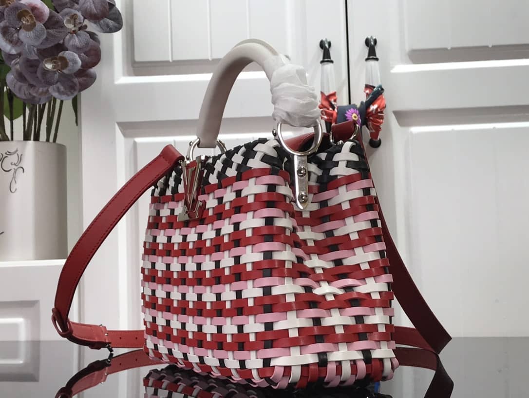 Louis Vuitton Capucines Taurillon Hand Shoulder Bag Replica Red M94519 - DEEPREPS