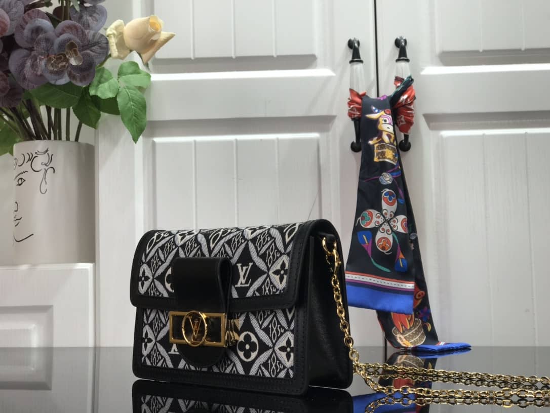 Louis Vuitton Since 1854 Dauphine Chain Replica Wallet Black M69992 - DEEPREPS