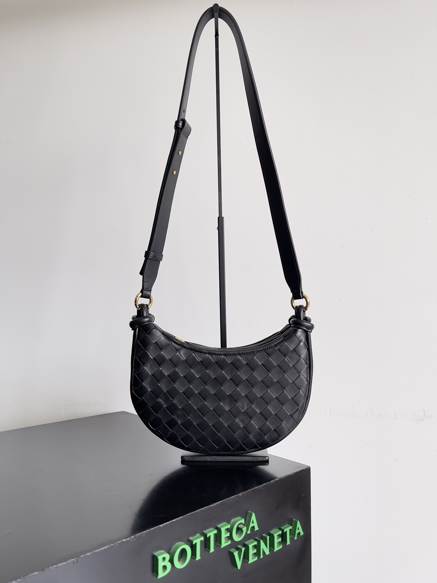 Bottega Veneta Woman - DEEPREPS
