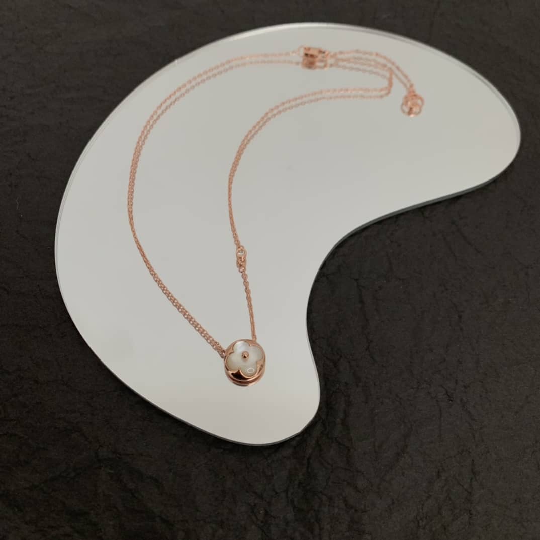 Knockoff Louis vuitton Logo Necklace - DEEPREPS