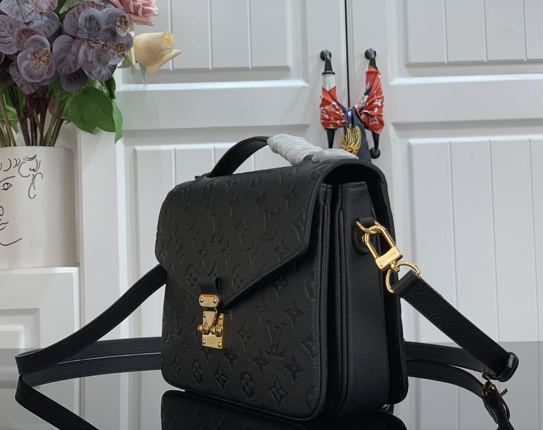 Louis Vuitton Pochette Metis Marine Leather Dark Blue M44071 Replica Shoulder Bag - DEEPREPS