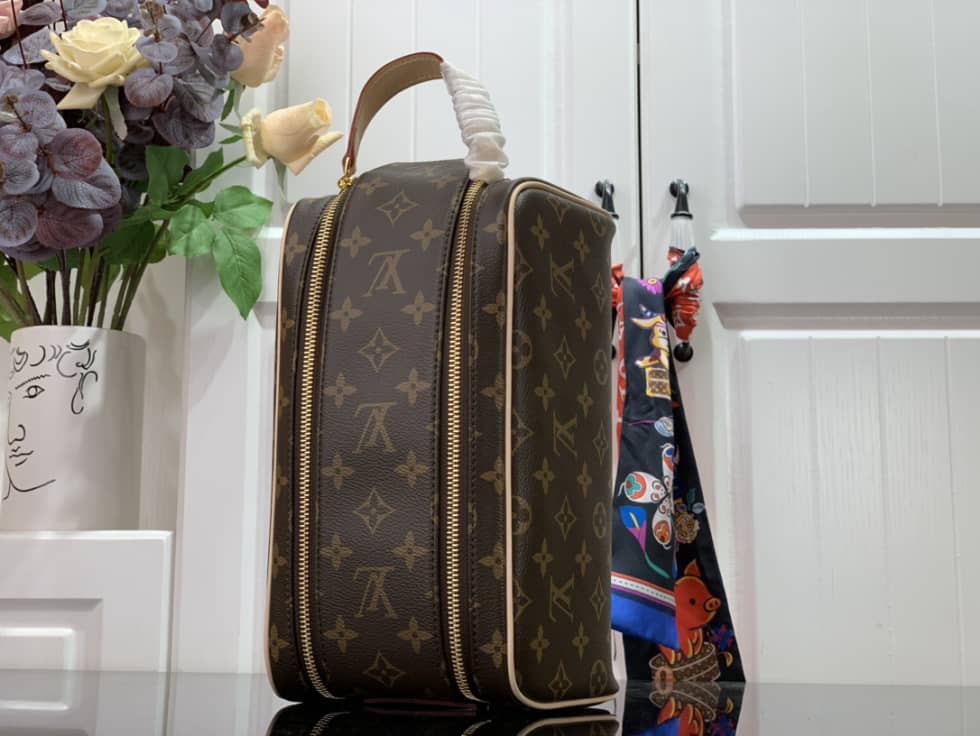 Louis Vuitton Dopp Kit Toilet Pouch Monogram Canvas M44494 Replica - DEEPREPS