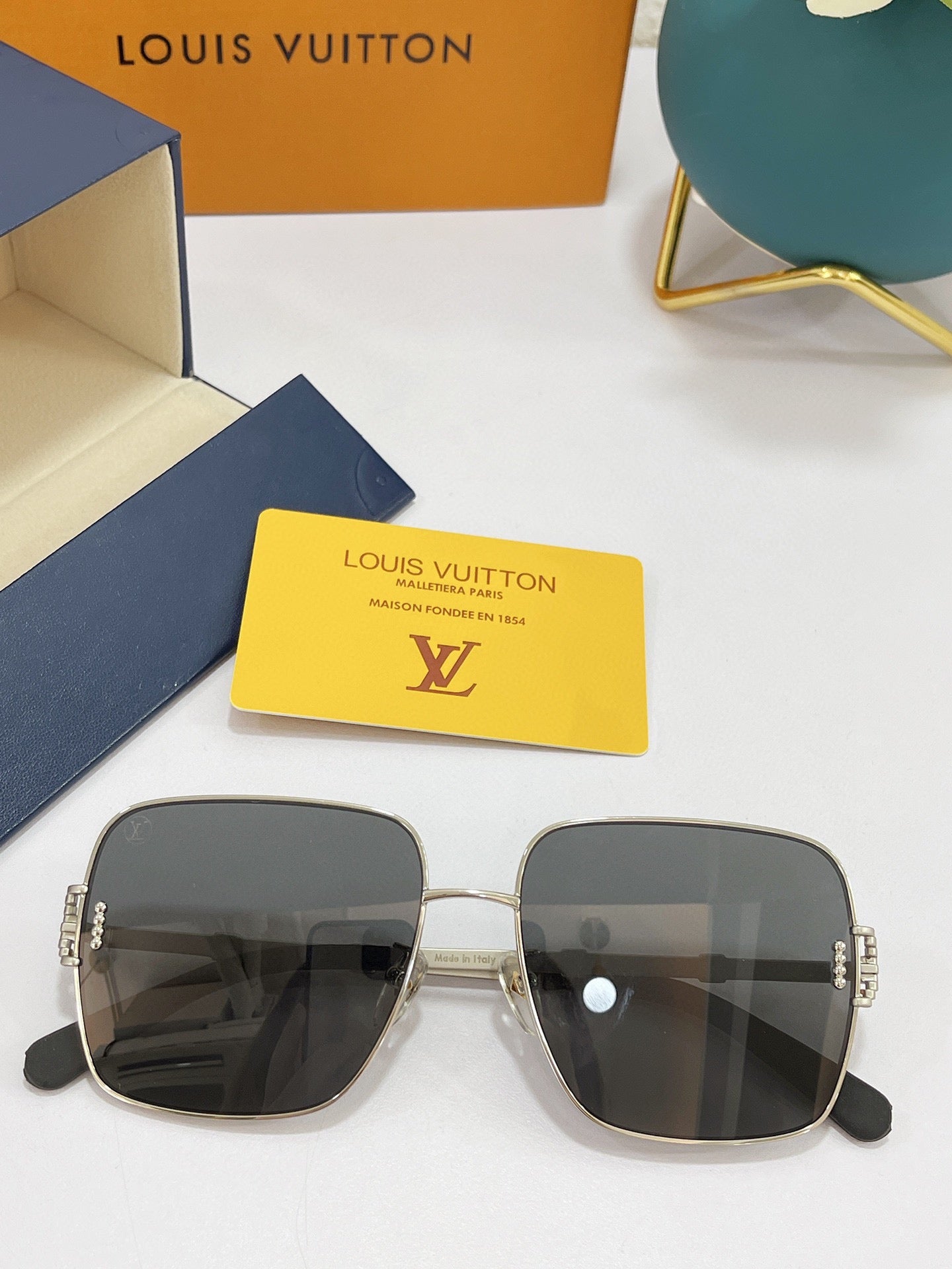 Louis Vuitton Sunglasses - DEEPREPS