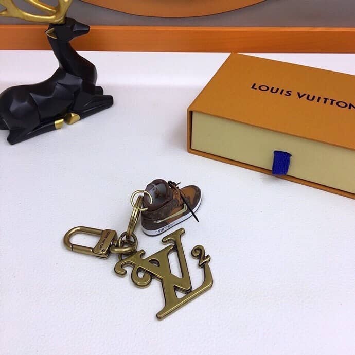 Louis Vuitton Key Chain For Sale - DEEPREPS