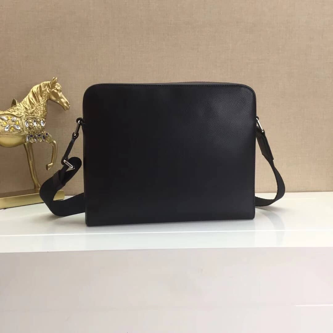 Louis Vuitton Anton Messenger PM Taiga Leather Replica Bag M34411 - DEEPREPS