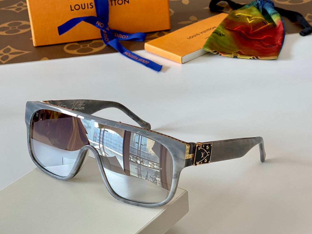 Louis Vuitton Sunglasses - DEEPREPS