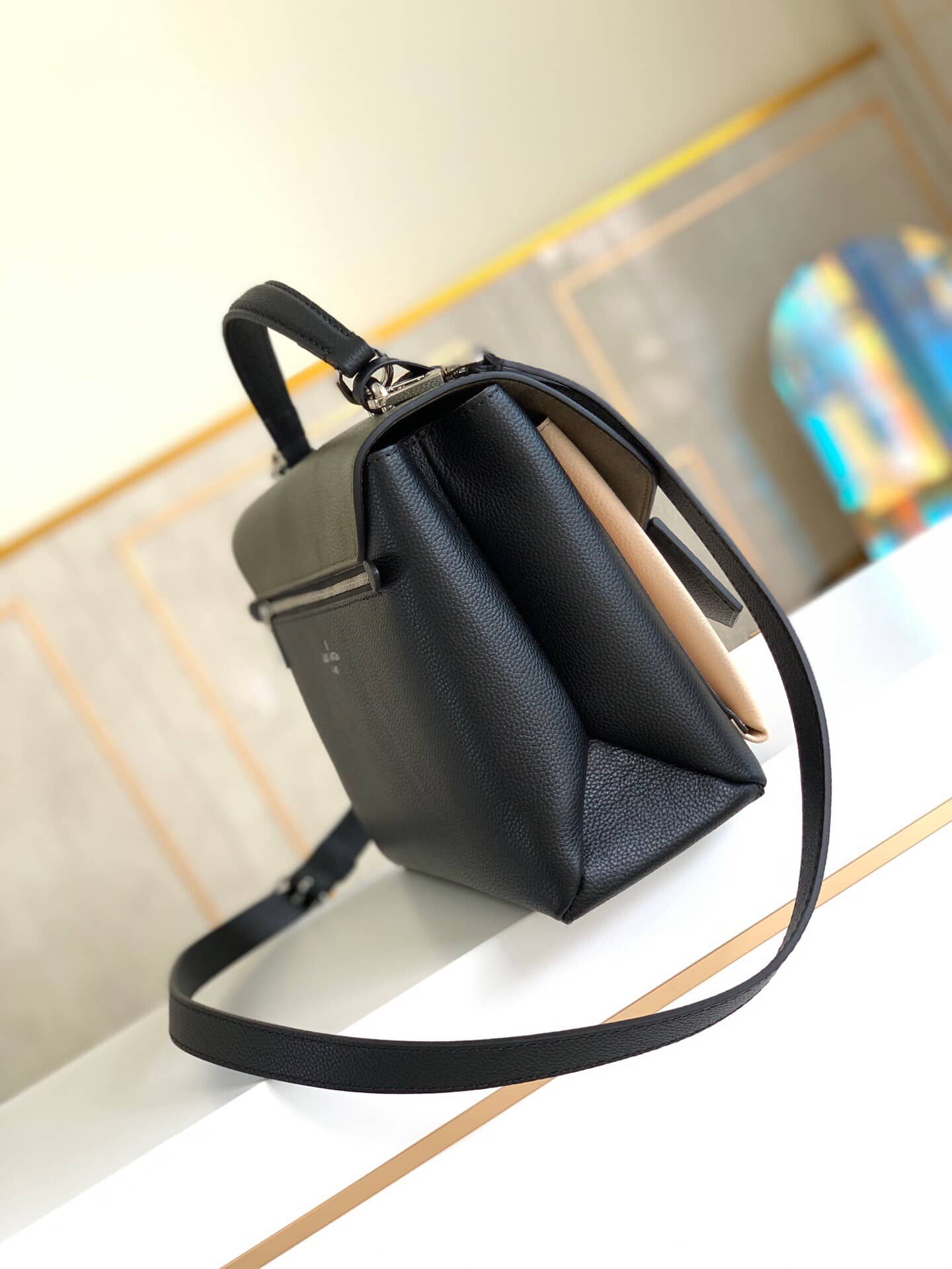 Louis Vuitton Laurier Toffee Latte MyLockme Bag Replica M55323 - DEEPREPS