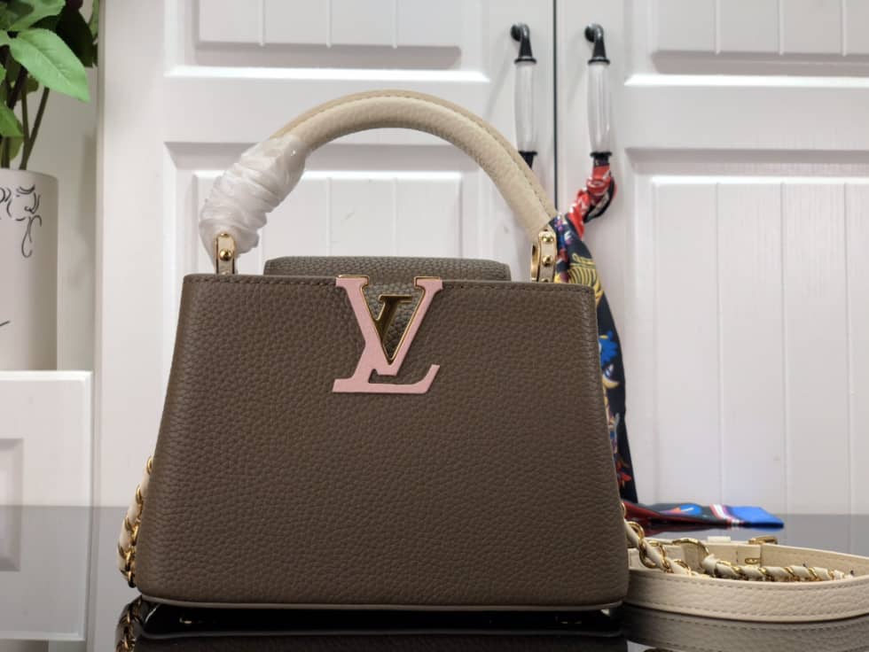 Louis Vuitton Capucines Mini M59709 Replica Shoulder Bag - DEEPREPS