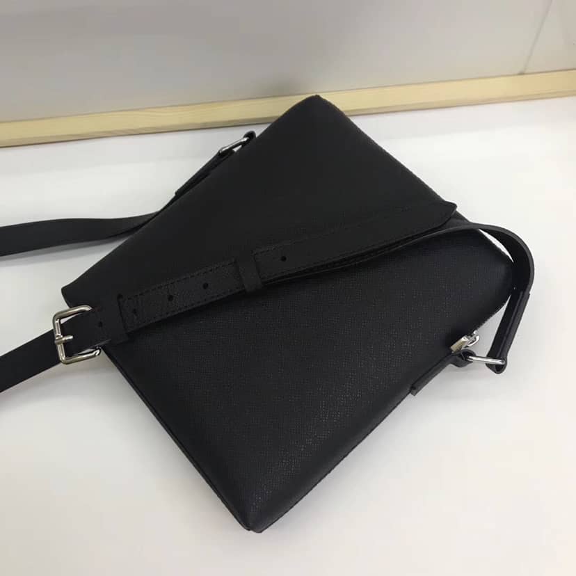 Louis Vuitton Taiga Pochette Grigori Mens Shoulder Bag Replica Black M30505 - DEEPREPS