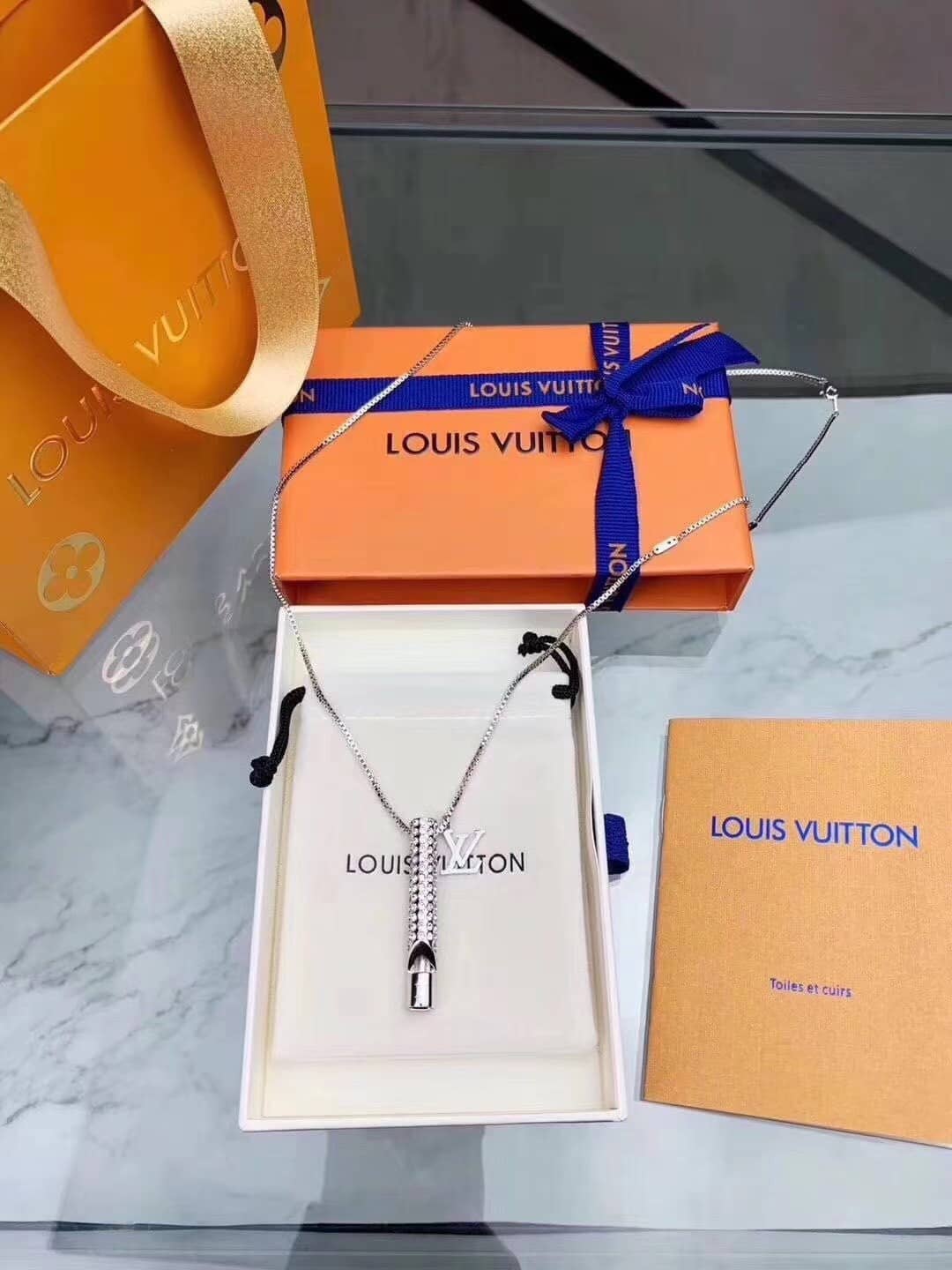 Wholesale Louis vuitton AAA+ Necklace - DEEPREPS