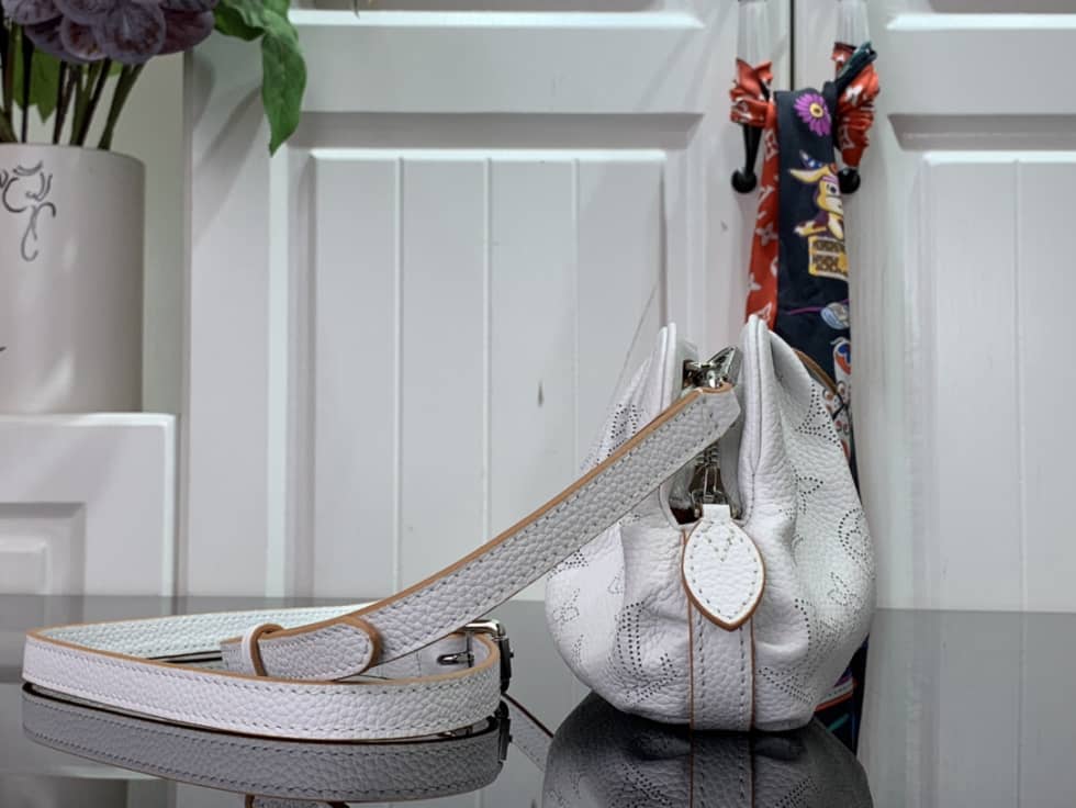 Louis Vuitton Monogram Mahina Scala Mini M80092 Replica Crossbody Bag - DEEPREPS