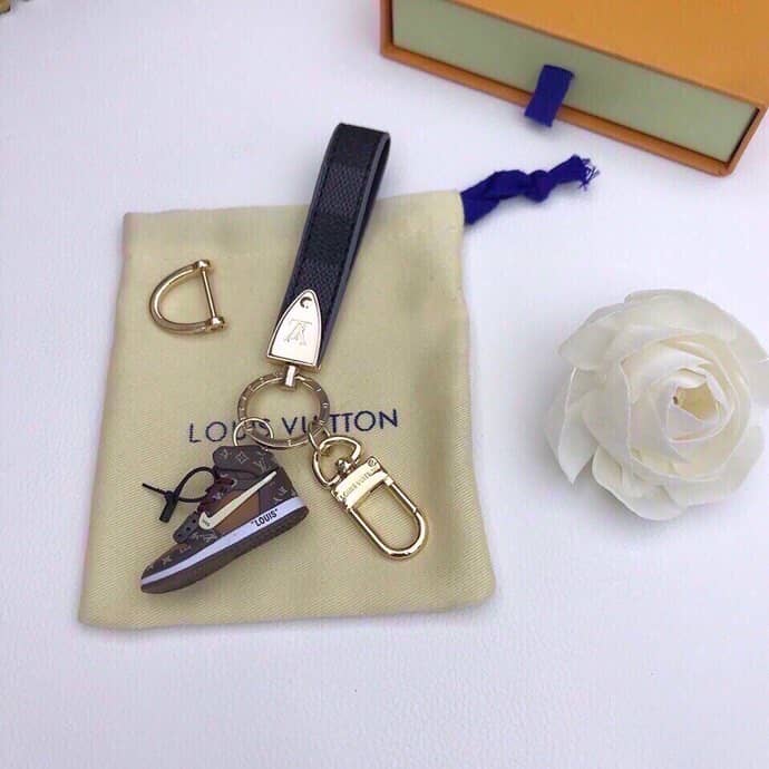 Luxury Louis Vuitton Classic AAA+ Key Chain - DEEPREPS