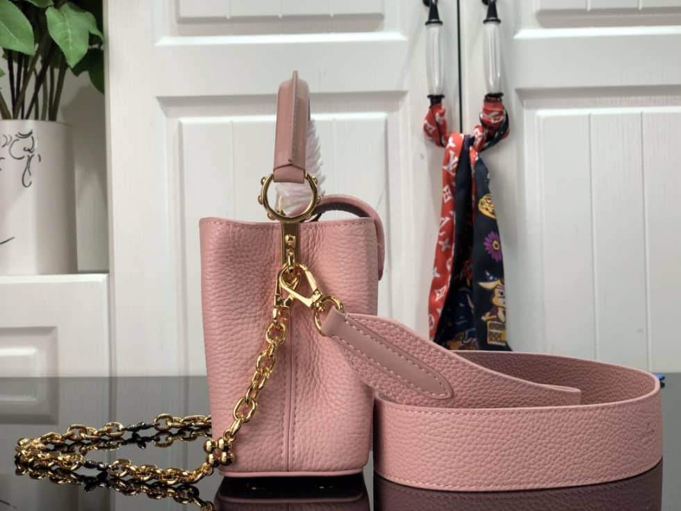 Louis Vuitton Capucines MM M59065 Replica Shoulder Bag - DEEPREPS