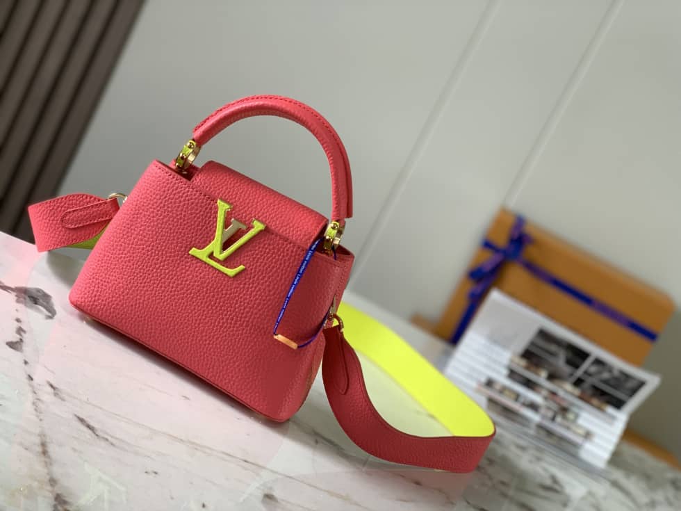 Louis Vuitton Capucines Mini M59440 Replica Shoulder Bag - DEEPREPS