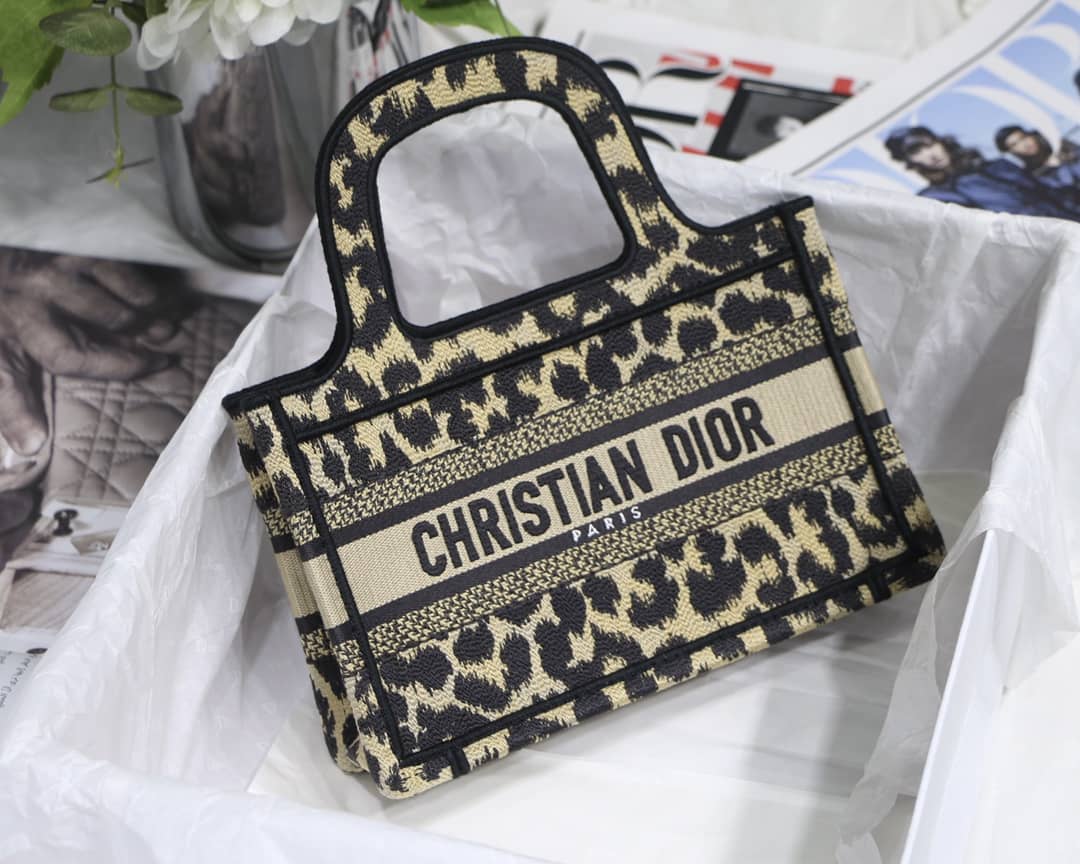 Christian Dior CD Book Embroidery Replica Tote - DEEPREPS