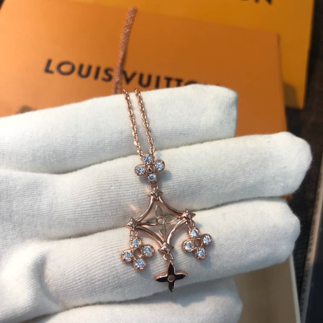 Louis vuitton Necklace For Sale - DEEPREPS