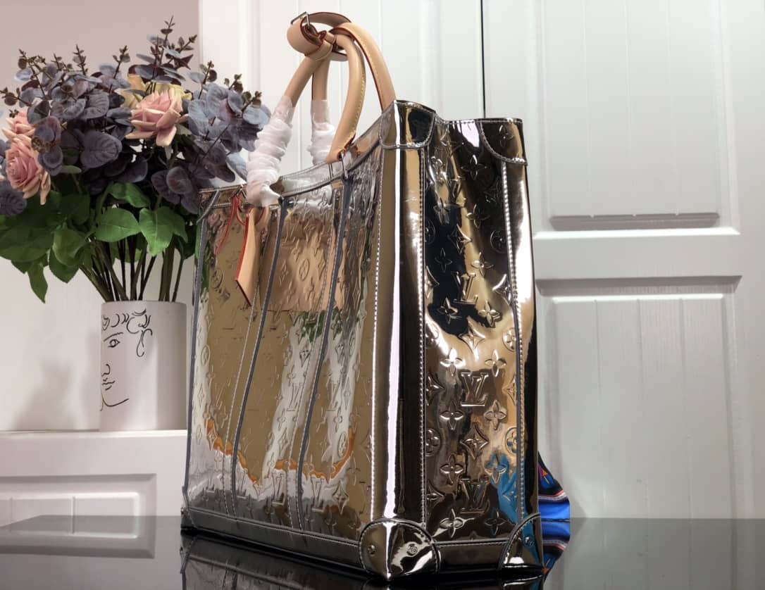 Louis Vuitton Monogram Mirror Coated Sac Plat Bag Replica M46121 - DEEPREPS