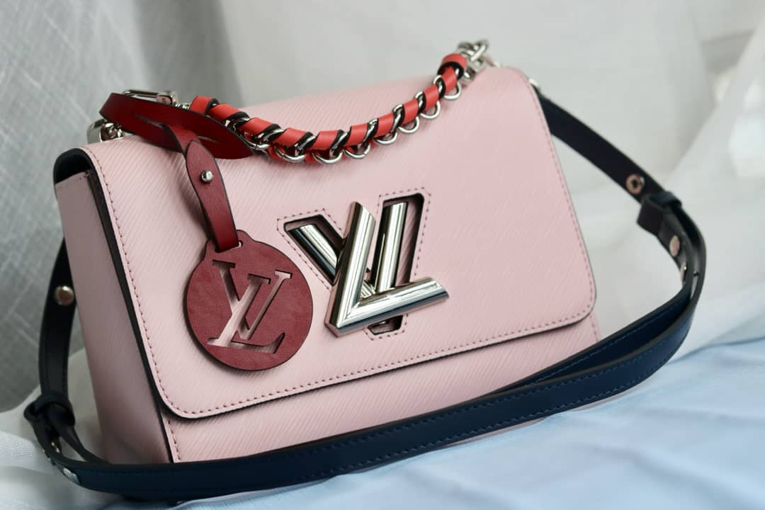 LV Tote Dupe Twist MM Crossbody Bag Replica Pink M50305 - DEEPREPS